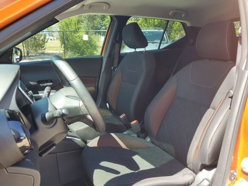 Used 2019 Nissan Kicks SR w/ Exterior Electronics Package FWD image 21