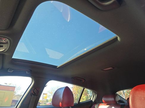 Used 2019 Kia Stinger GT2 image 3