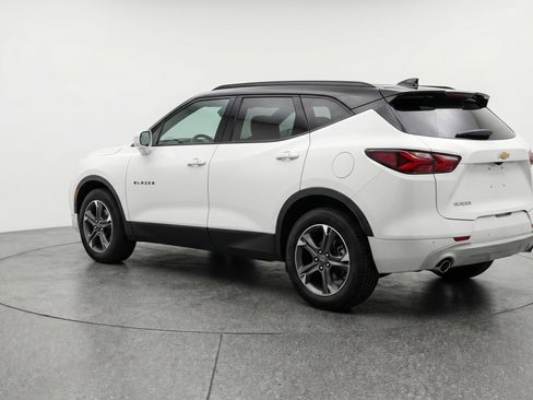 Used 2025 Chevrolet Blazer LT FWD image 6