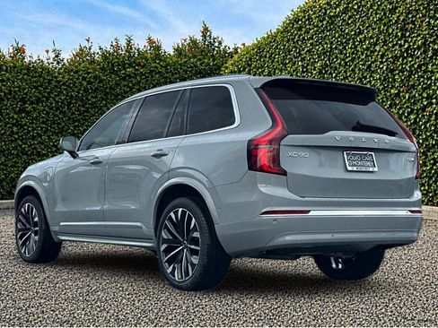 New 2026 Volvo XC90 T8 Plus w/ Protection Package Premier AWD/4WD image 4