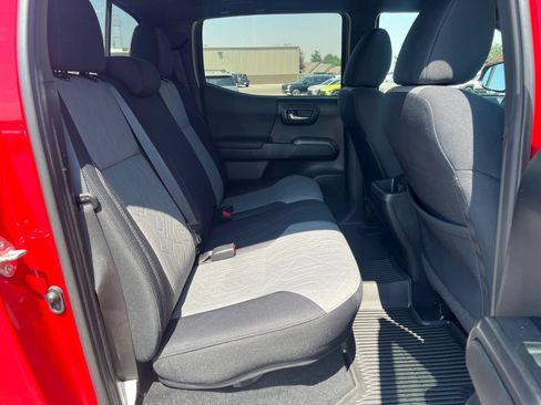Used 2020 Toyota Tacoma TRD Off-Road w/ Technology Package AWD/4WD image 29
