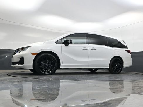Used 2025 Honda Odyssey Sport-L image 28