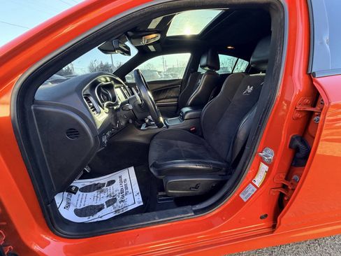 Used 2016 Dodge Charger R/T Scat Pack w/ Technology Group RWD image 41