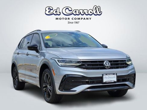 Certified 2022 Volkswagen Tiguan SE R-Line AWD/4WD image 3