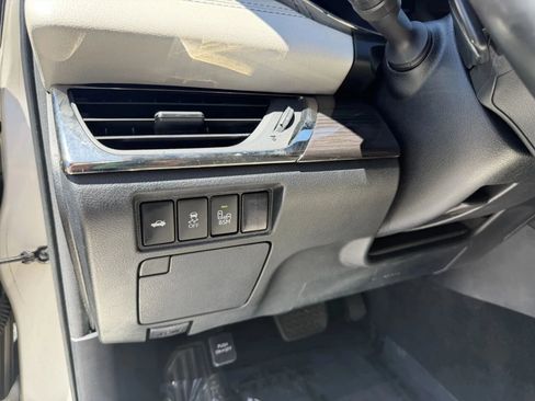 Used 2013 Toyota Avalon Limited FWD image 15