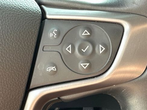 Used 2022 GMC Acadia AT4 w/ Technology Package image 26