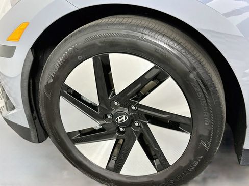 Used 2024 Hyundai Ioniq 6 SE RWD image 31