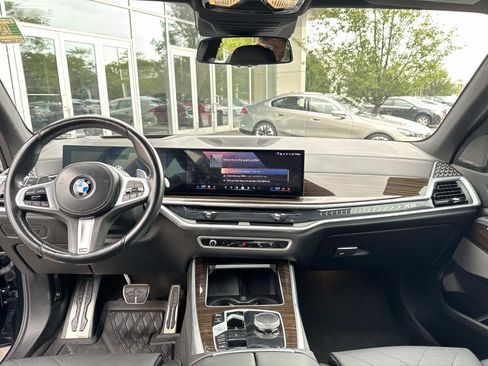 Used 2024 BMW X5 xDrive40i w/ M Sport Package AWD/4WD image 15