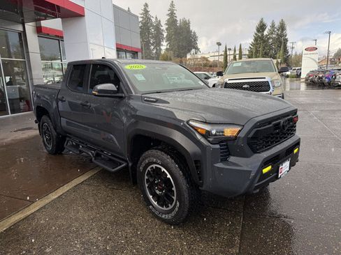 Certified 2025 Toyota Tacoma TRD Off-Road w/ TRD Off Road Upgrade Package image 7