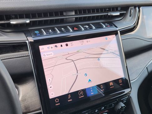 Used 2023 Jeep Grand Cherokee 4WD 4xe w/ Luxury Tech Group II image 25