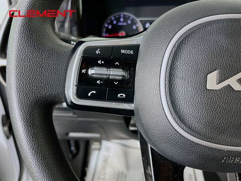 Used 2022 Kia Sorento LX FWD image 15