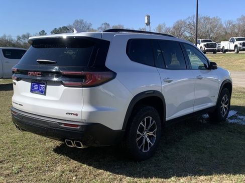 Used 2024 GMC Acadia AT4 image 3