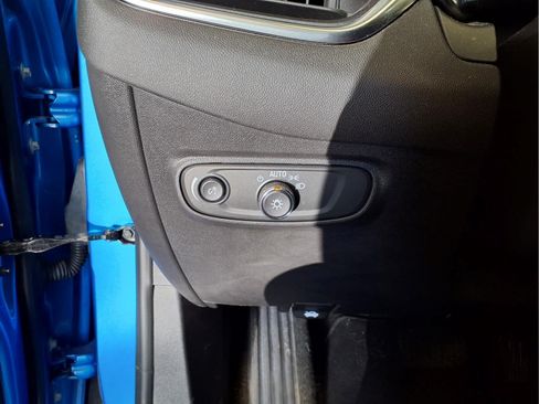 Certified 2024 Chevrolet Equinox LT FWD image 11