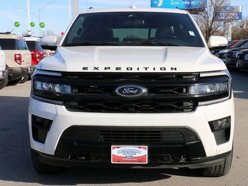 Used 2022 Ford Expedition Max Limited image 3