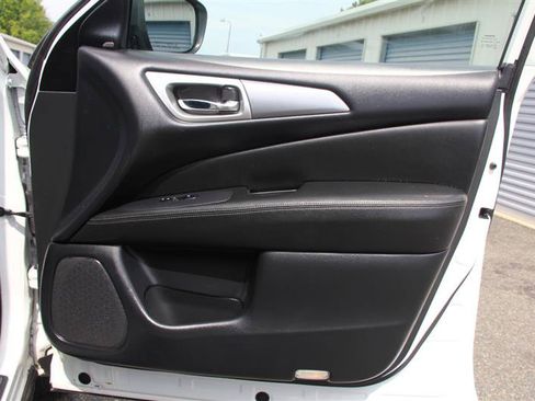Used 2018 Nissan Pathfinder SL w/ SL Premium Package AWD/4WD image 19