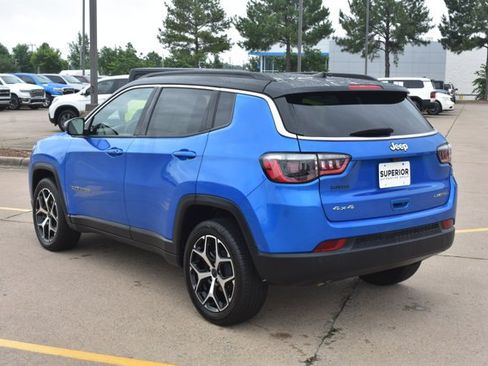 Used 2025 Jeep Compass Limited AWD/4WD image 9
