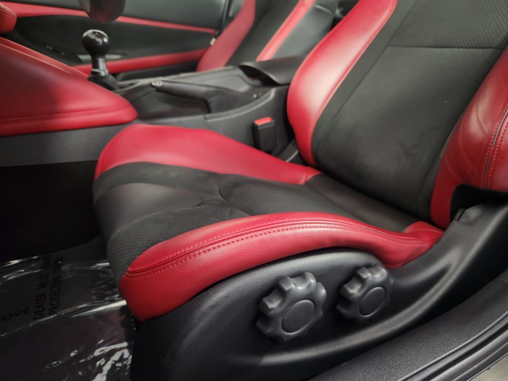 Used 2024 Nissan Z Performance w/ Floor Mat Package RWD image 12