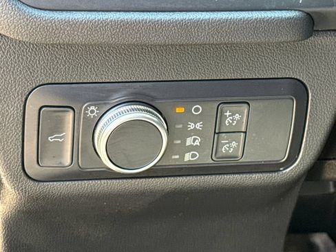 Used 2022 Ford Escape SE w/ Convenience Package FWD image 22