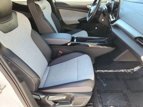 Certified 2024 Volkswagen ID.4 Standard image 15