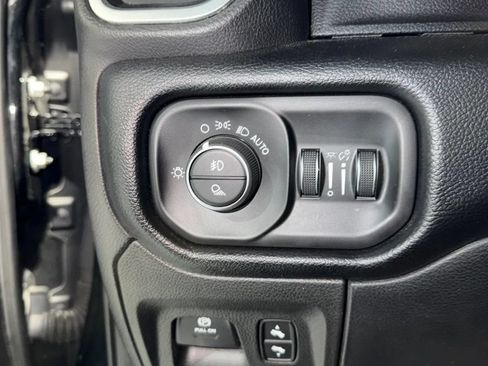 Used 2019 RAM 1500 Big Horn AWD/4WD image 13