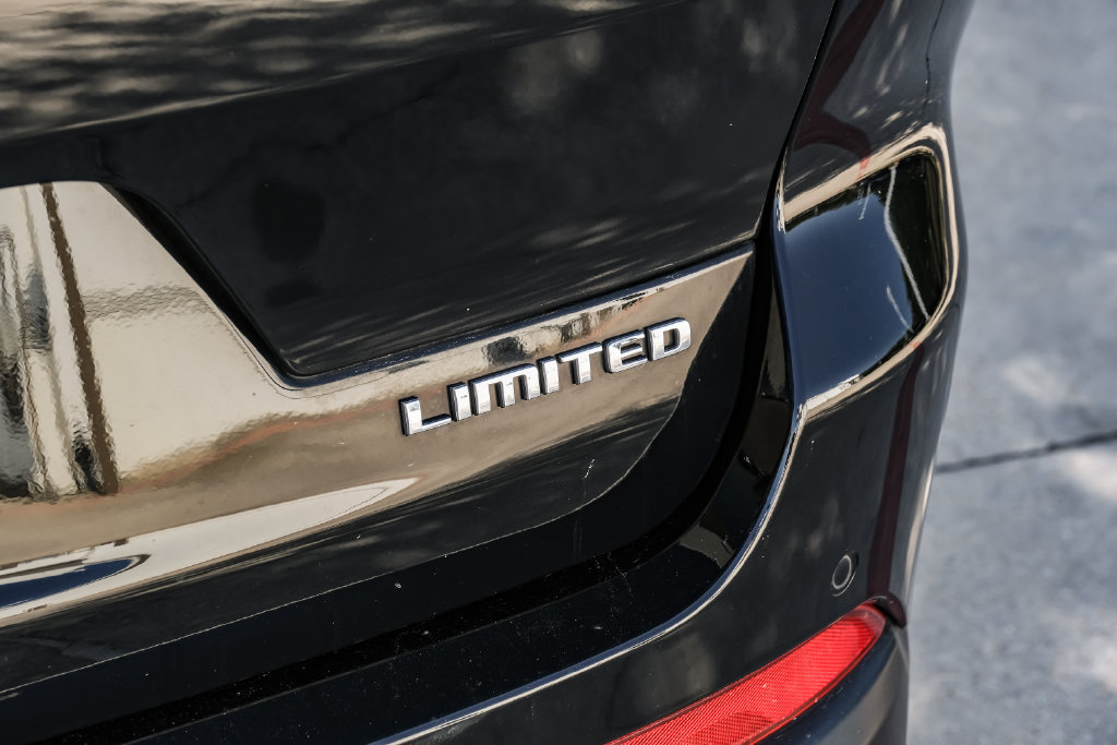 Used 2023 Jeep Grand Cherokee L Limited AWD/4WD image 66