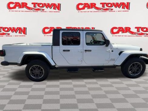 Used 2023 Jeep Gladiator Overland AWD/4WD image 9