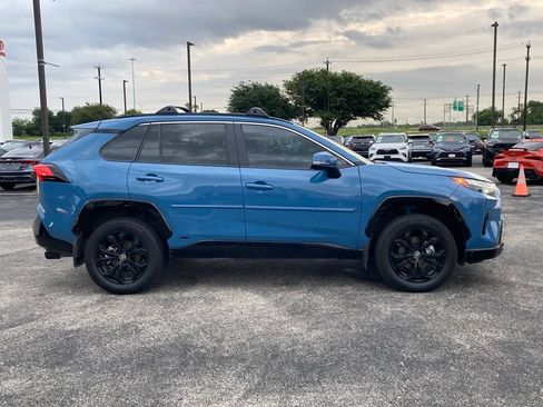 Used 2024 Toyota RAV4 SE AWD/4WD image 4