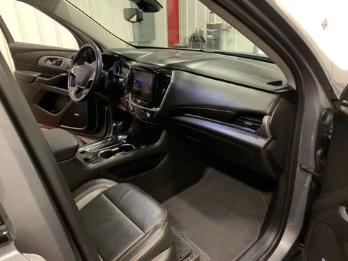 Used 2020 Chevrolet Traverse RS image 47