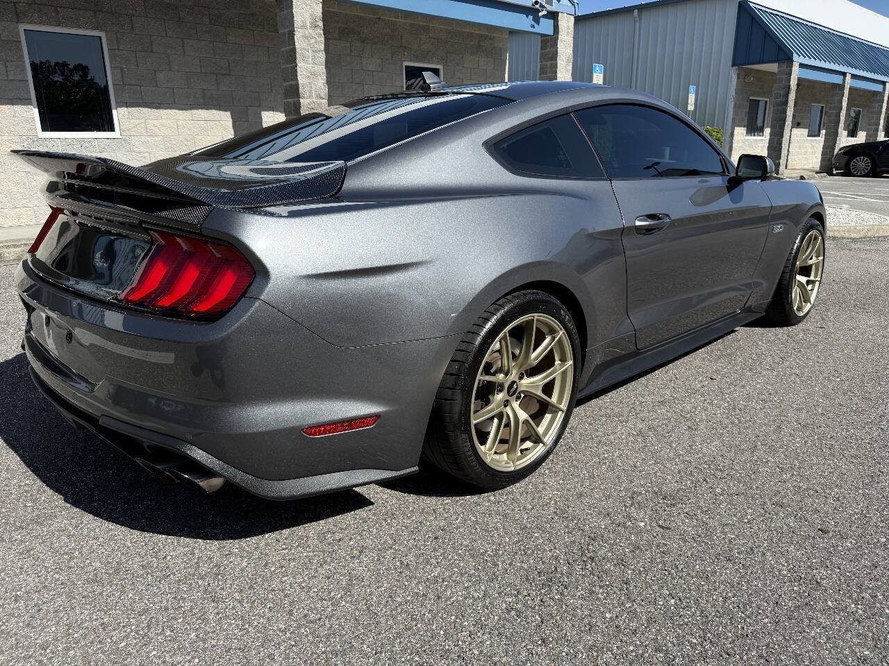 Used 2022 Ford Mustang GT Premium w/ GT Performance Package RWD image 9