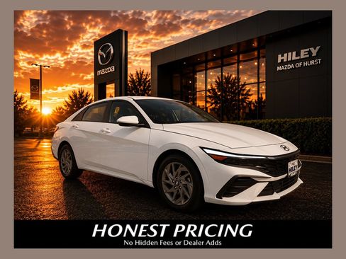 Used 2024 Hyundai Elantra SEL FWD image 1