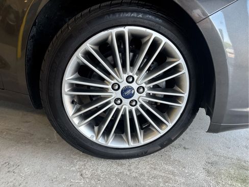 Used 2016 Ford Fusion SE w/ Equipment Group 202A AWD/4WD image 45