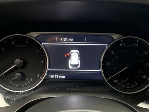 Used 2023 Nissan Rogue SV w/ SV Premium B Package image 10