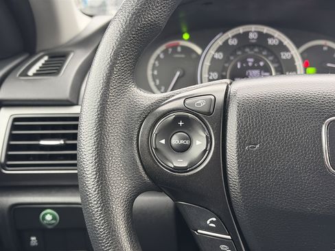 Used 2014 Honda Accord LX image 19