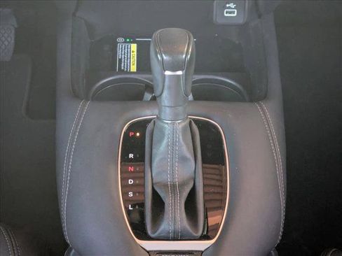 Used 2024 Honda HR-V EX-L image 12