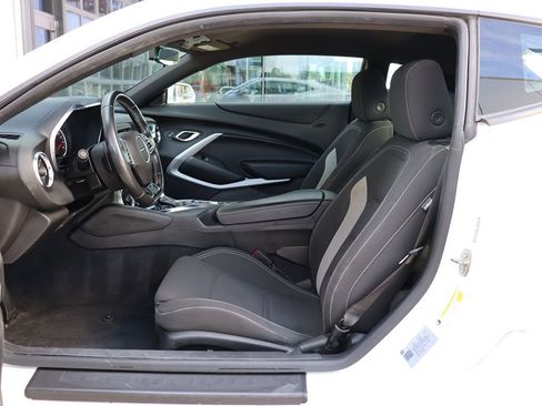 Used 2021 Chevrolet Camaro LT w/ RS Package image 28