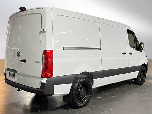 Used 2025 Mercedes-Benz Sprinter 2500 image 3