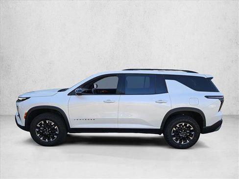 Used 2025 Chevrolet Traverse Z71 w/ Enhanced Driving Package AWD/4WD image 9