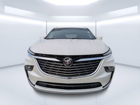 Used 2023 Buick Enclave Essence image 8