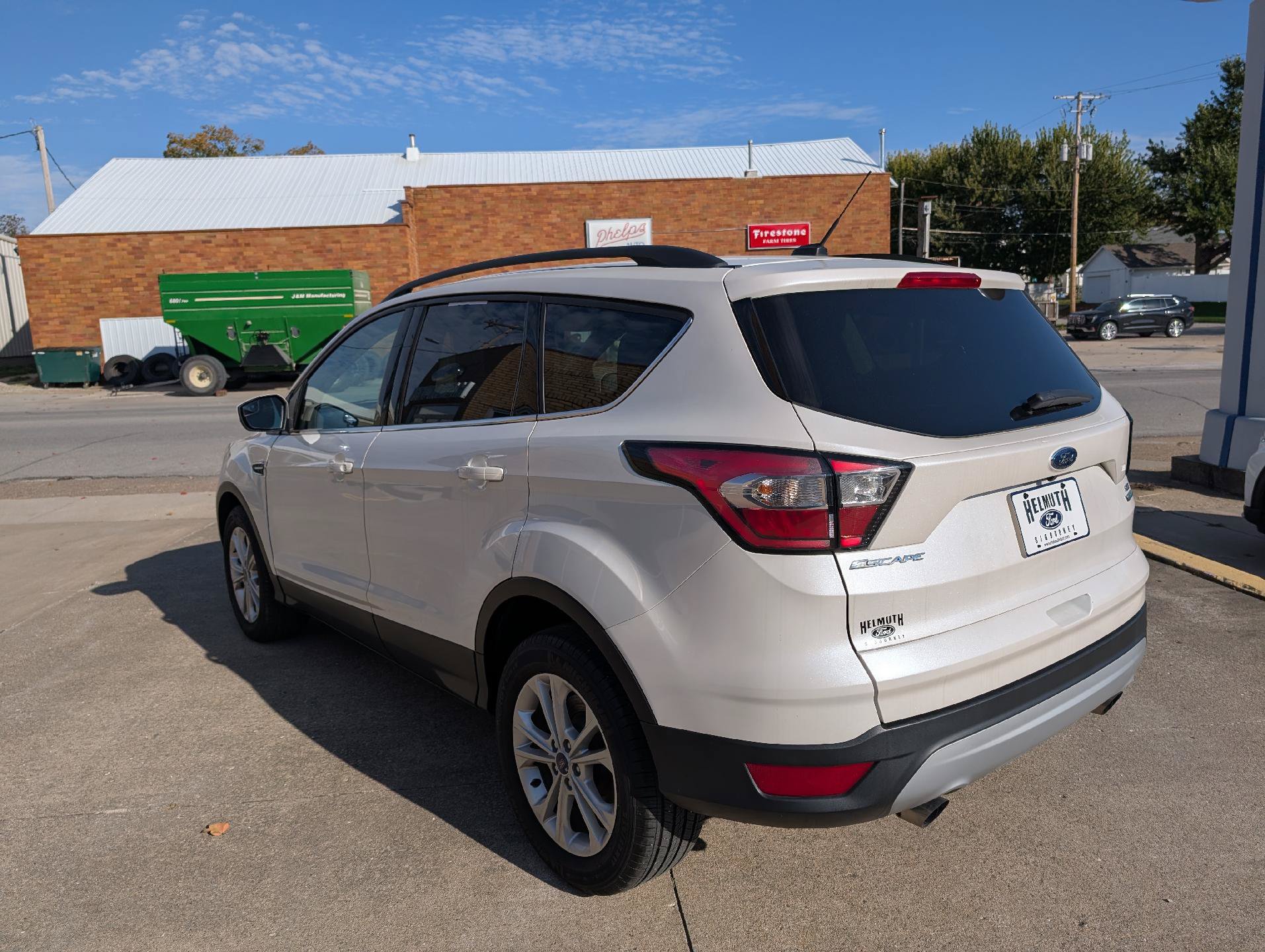 Used 2017 Ford Escape SE FWD image 8