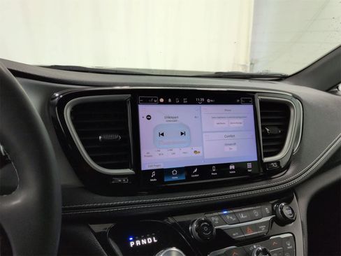 Certified 2023 Chrysler Pacifica Touring-L w/ S Appearance Package image 28