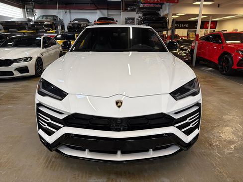Used 2019 Lamborghini Urus image 2