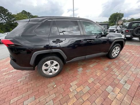 Used 2021 Toyota RAV4 LE FWD image 33