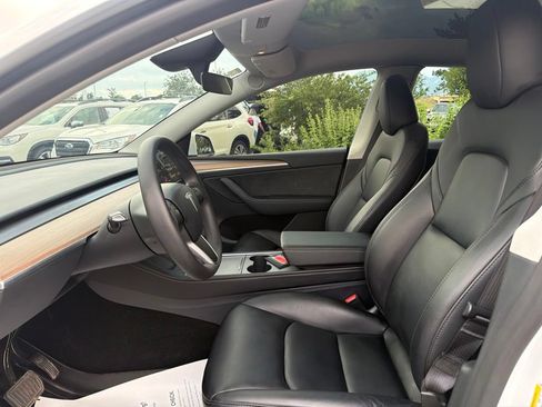 Used 2025 Tesla Model Y Long Range AWD/4WD image 23