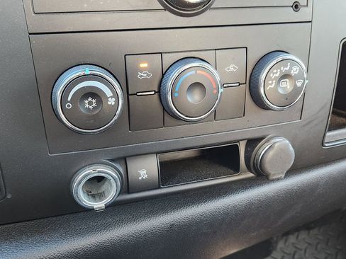 Used 2010 Chevrolet Silverado 1500 LT w/ Power Pack Plus image 16