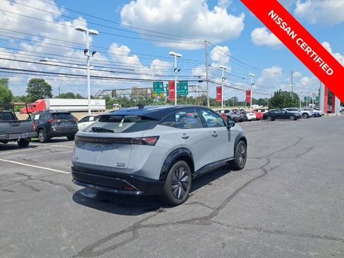 Used 2024 Nissan Ariya AWD image 12