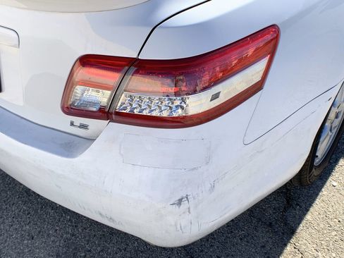 Used 2010 Toyota Camry LE image 23