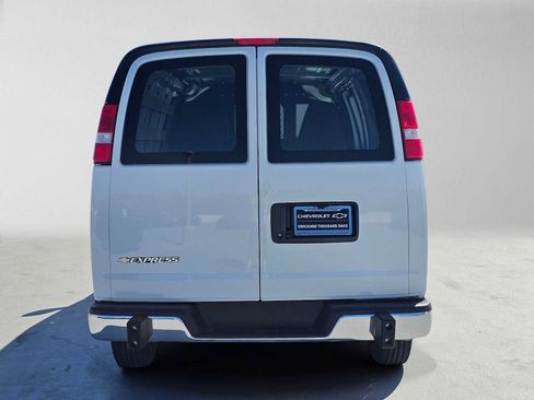 Used 2025 Chevrolet Express 2500 w/ Driver Convenience Package RWD image 4