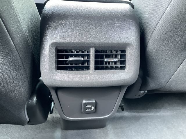Used 2024 Chevrolet Equinox LT FWD image 20