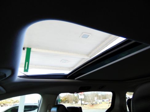 Used 2018 Chrysler Pacifica Limited w/ Tire & Wheel Group image 40