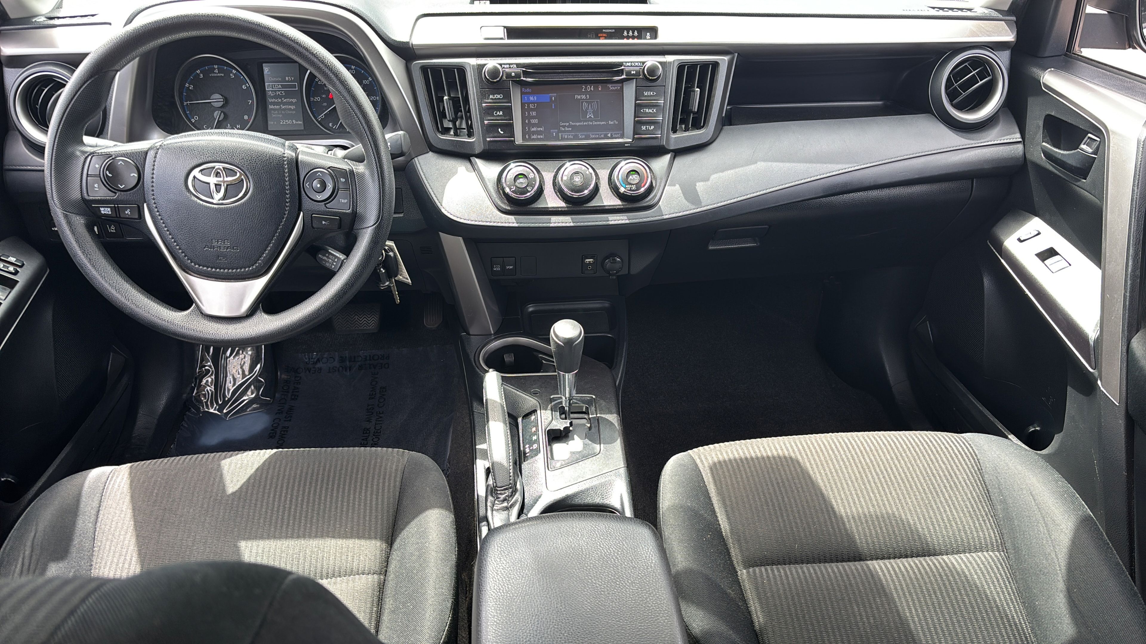 Used 2017 Toyota RAV4 LE FWD image 12
